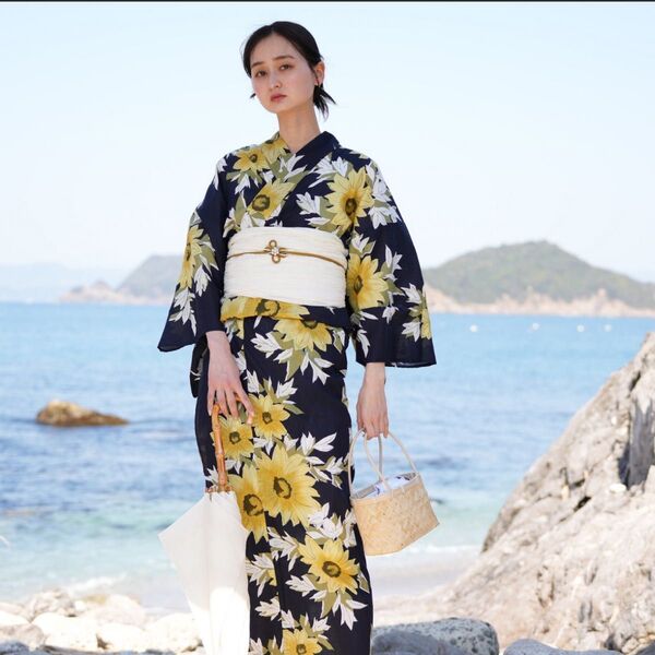 【美品】utatane 浴衣3点セット(浴衣・帯・下駄)紺×ひまわり柄 夏祭り 花火大会 元値12,999円