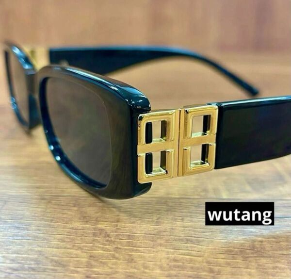 スクエアサングラス ゴールド装飾 y2k ブラックフレーム ヒップホップ ラッパー ミリオネア hiphop