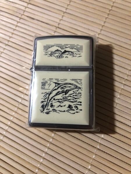 【新品未使用】Zippo Lighter Scrimshaw Dolphins Lighter ~2000 USA