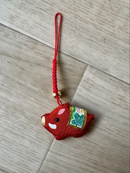 ちりめん細工 ストラップ イノシシ ハンドメイド