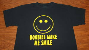 【Smiley】BOOBIES MAKE ME SMILE ＴシャツサイズＬ　コットン100％　紺色　世田谷ベースUSDM高速有鉛　JDM