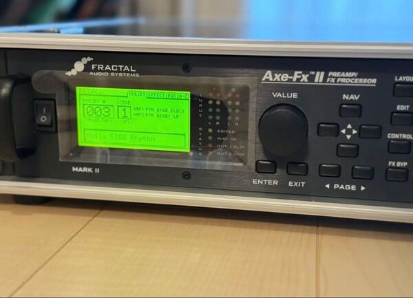 代理店正規品、AXE FX2 2Uラックケース付き 日本語マニュアル付き、マルチエフェクター
