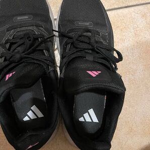adidas ランニングシューズ 女子