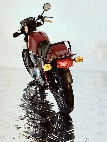 アオシマ1/12 SUZUKI GSX400E 組み立て済み完成品 バイクプラモデル