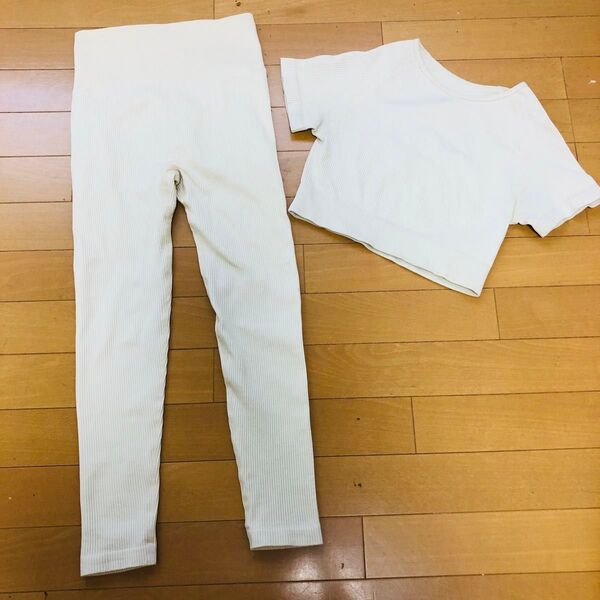 上下セット ヨガ ヨガウェア レギンス アイボリー 白 ボトムス未使用 スポーツウェア ピラティス SHEIN