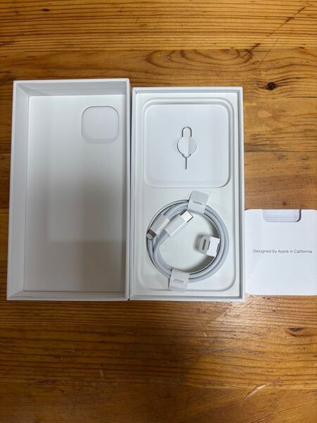 Apple iPhone 13 ミッドナイト 箱、USB-Cケーブル付き