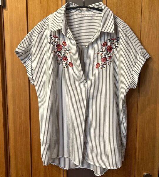 レディース 半袖 開襟 ストライプ 花柄刺繍入り シャツ ブラウス カットソー Mサイズ
