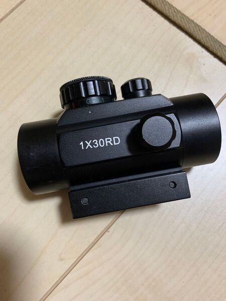 ドットサイト 1x30ゼロイン調節可能 光学照準器 20mmレール対応 赤緑ドット5段階