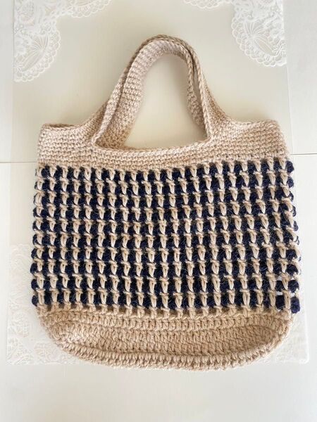 No.374 ニットバッグ トートバッグ ハンドメイド オリジナルデザイン 手編み かぎ針編み モノトーンカラー レトロ