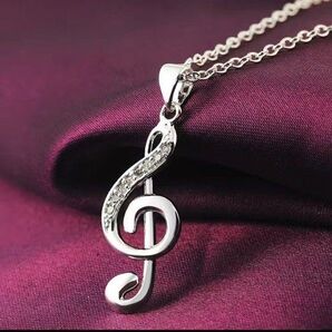 ジルコン輝く音符ペンダント☆SILVER925☆シルバー925☆チェーン45cm☆トーン記号 音符 ☆ジルコンの輝き