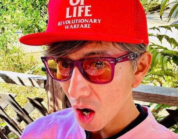 RayBan サングラスRB2140 ウェイファーラー 夏カラー アイスポップ ストロベリー 新品未使用!値下げ不可!