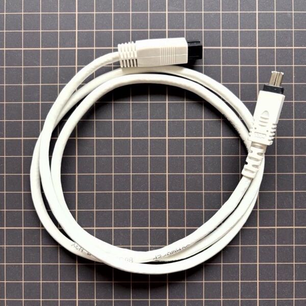 Firewire 800 9pin 400 4pin ケーブル 白 1.0 m