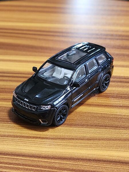 1/64 ミニカー JEEP グランドチェロキー SRT8 トラックホーク