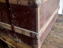 アメリカ　アンティーク　古い木と鉄のトランク　3　/　収納　ボックス　箱　テーブル_画像9