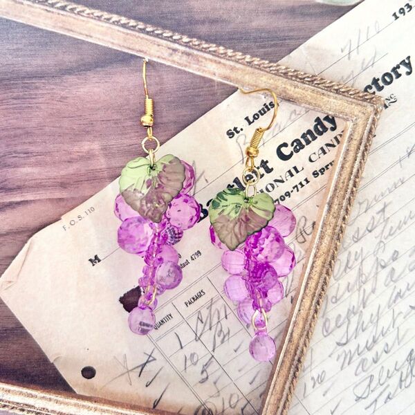 【イヤリング変更】ハンドメイド ピアス ぶどう