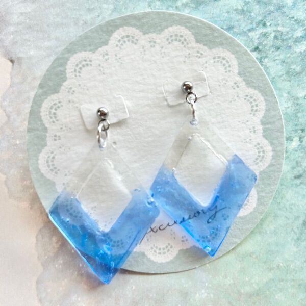 ハンドメイド ピアス レジン パールブルー