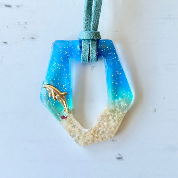 ハンドメイド ネックレス レジン イルカ 星の砂