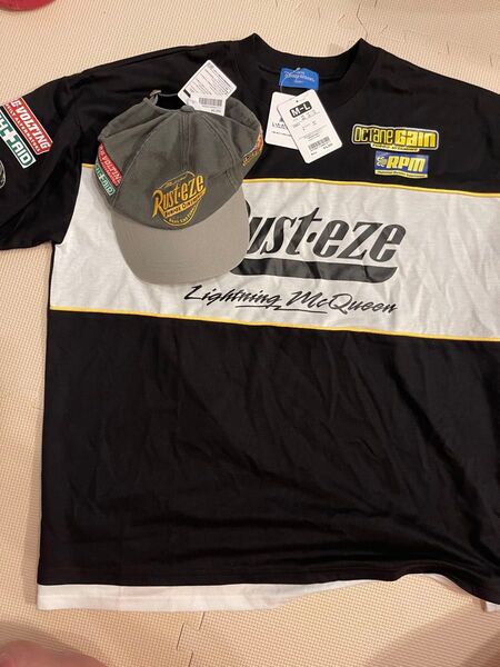 500円引きクーポン適用可 正規品 タグ付き ディズニー ライトニング・マックィーン Tシャツビッグシルエット&キャップ 黒セット