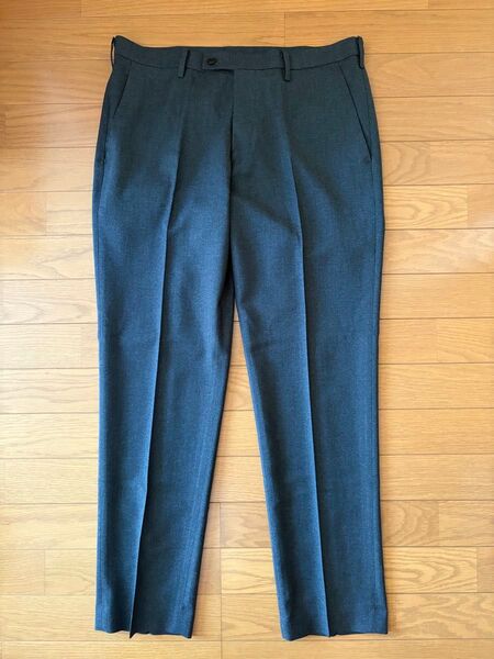 ユニクロ 感動パンツ 85-76 グレー 美品