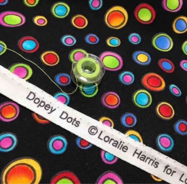 ロラライハリス生地 Dopey Dots