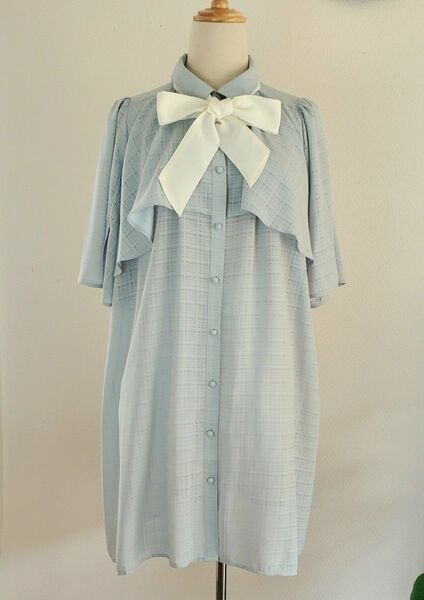 未使用品 axes femme シアーチェックケープ風ワンピースリボングリーン系