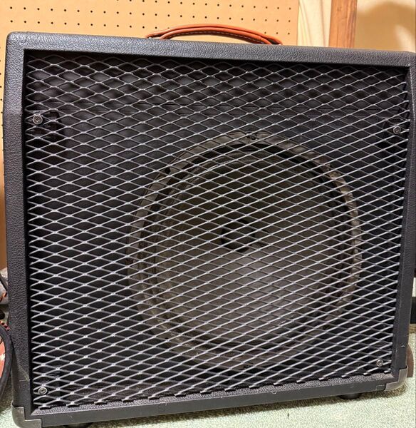 ギターキャビネット 70年代のFender deluxe reverbのスピーカー