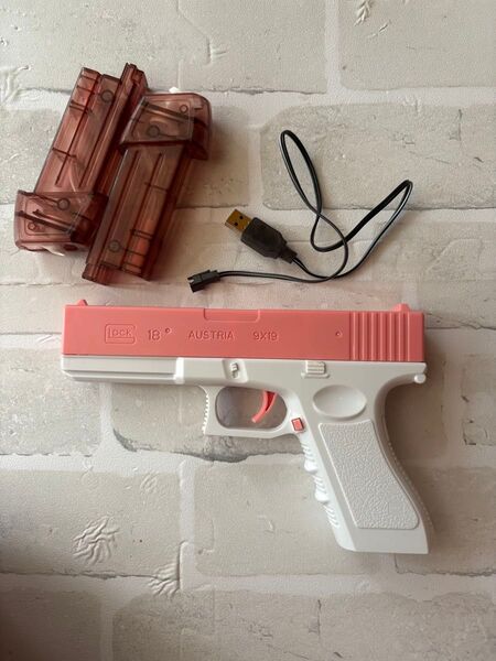水鉄砲 水 銃 ピンク系 電動 可愛い ジャンク品に近い 返品、クレーム、値下げ不可