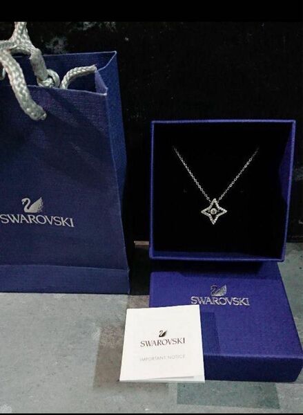 試着のみ未使用 箱付き SWAROVSKI ネックレス 未使用