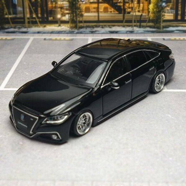 HJ 1/64 トヨタ クラウン HYBRID 2.5 RS リミテッド (カスタム品)