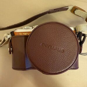 オリンパス PEN E-PL8 ブラウン 別売り ホルダー ストラップ レンズキャップ