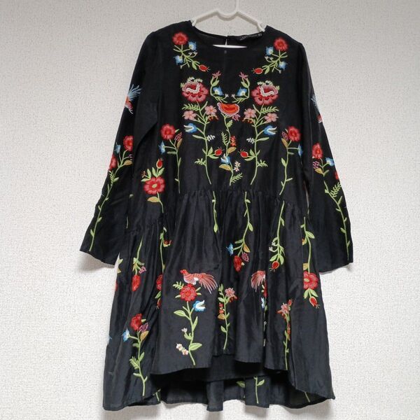 美品☆ZARA☆刺繍デザインチュニック・ミニワンピース・ロングカットソー・ブラウス 花柄 長袖 可憐な小花グラデーション