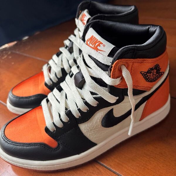 NIKE Wmns Air Jordan 1Satin Shattered Backboard 23.5cm