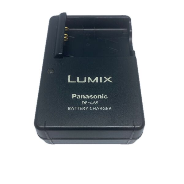 Panasonic LUMIX 【純正】充電器 DE-A65【通電確認済】