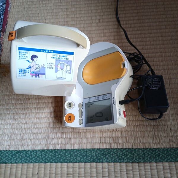 OMRON デジタル自動血圧計 HEM-1000