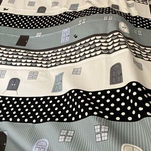 ドアと窓と猫柄 布地 はぎれ 生地 110×2m