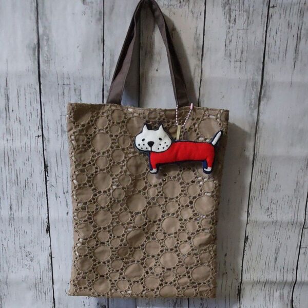 122 コットンこばやし デカねこマスコット付き ペタンコトートバッグ ハンドメイド