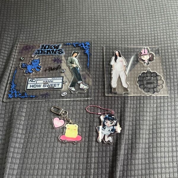 Newjeans Howsweet Supernatural ハニ アクスタ アクキー
