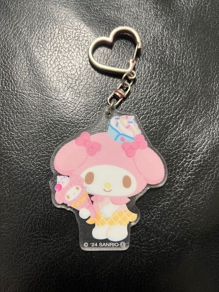 マイメロディ アクリルキーホルダー チャーム ソフトクリーム ハート金具サンリオ