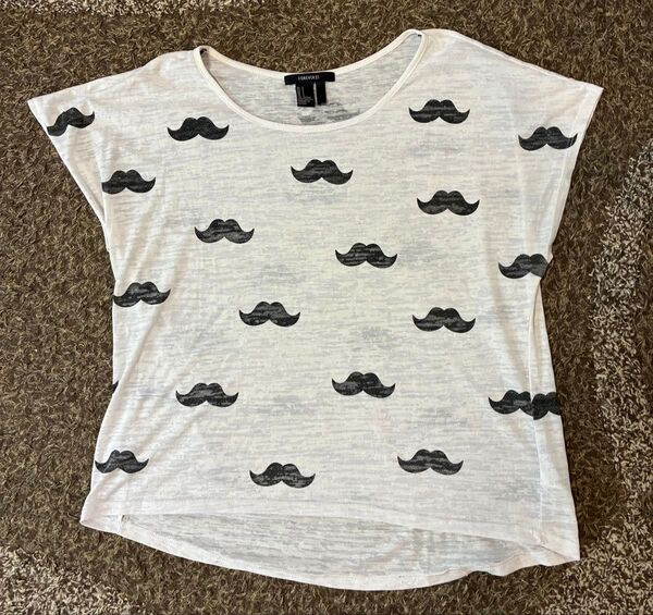 FOREVER 21 ヒゲ柄 半袖Tシャツ S 白 黒 トップス カットソー 半袖Tシャツ Tシャツ トップス カットソー