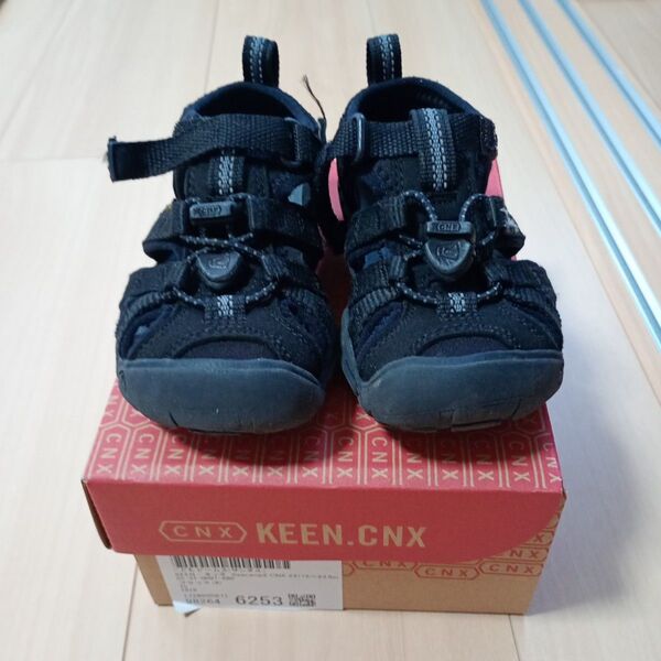KEEN CNX サンダル ブラック 15cm