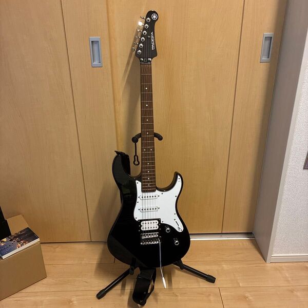 エレキギター YAMAHA PACIFICA212VQM ブラック セミハードケース付き ソフトケース抜き