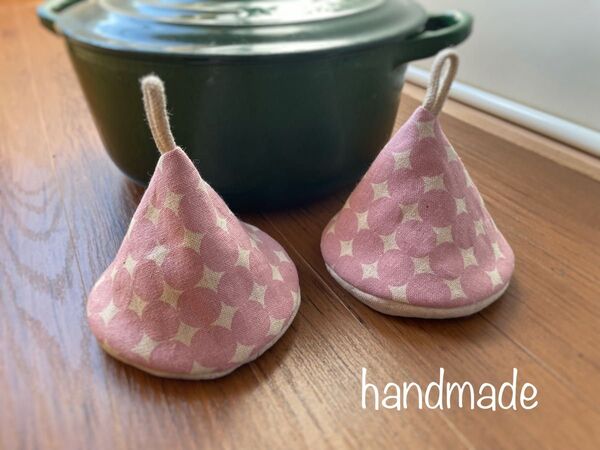 ☆ハンドメイド☆三角鍋つかみ☆北欧風ドットピンク