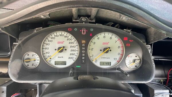 スバル STI レガシィレガシィー BE5 BH5 AT用 フルスケール コンビネーション メーター 300km/