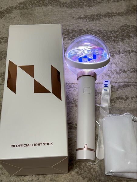INI★OFFICIAL LIGHT STICK 公式ペンライト ver.1 トレカ2枚付き