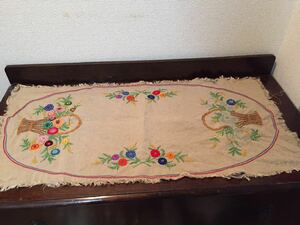 ヨーロッパアンティーク ヨーロッパヴィンテージ 刺繍テーブルクロス リネン 生成り 45×90 花刺繍 ミモザ刺繍