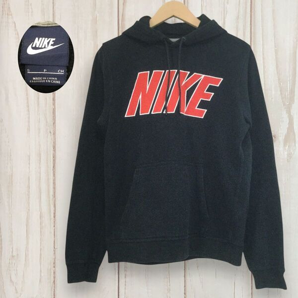 【ナイキ 長袖ビッグロゴパーカー】裏起毛 紺タグ プルオーバー M相当 黒 NIKE 古着 レディース
