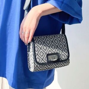 【美品】PAGEBOY ショルダーバッグ エスニック柄 夏 コーデ バッグ ミニ ブラック