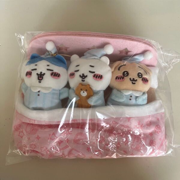 ちいかわ おやすみベッドとつながるマスコット ハチワレ うさぎ パジャマ 垂れ耳 たれみみ