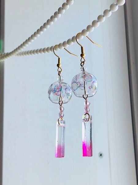 レジン 風鈴モチーフ シャボン玉 紫 ピアス イヤリング
