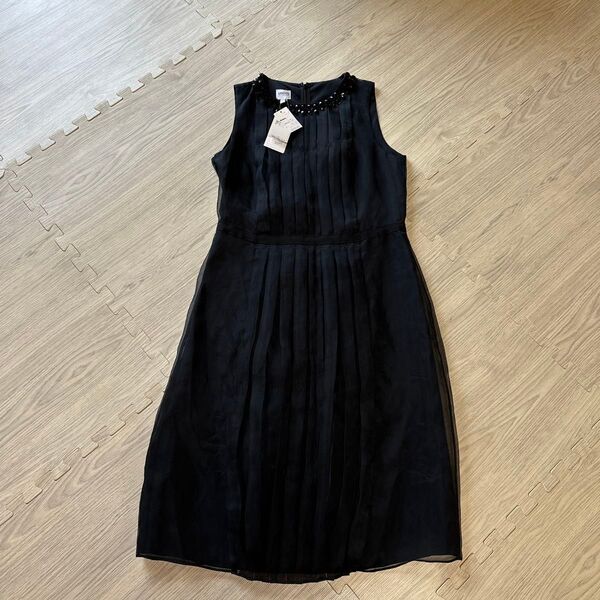 新品未使用 ARMANI COLLEZIONI アルマーニコレツォーニ ノースリーブワンピース ブラック 42
